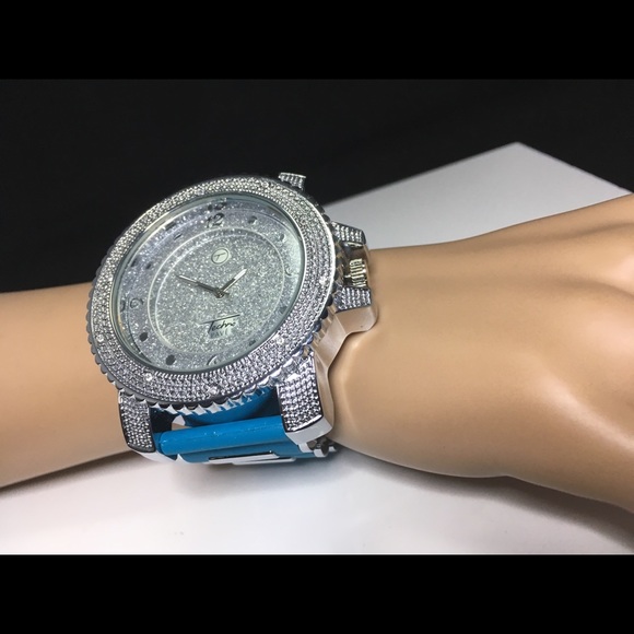 Watch - Picture 2 of 7